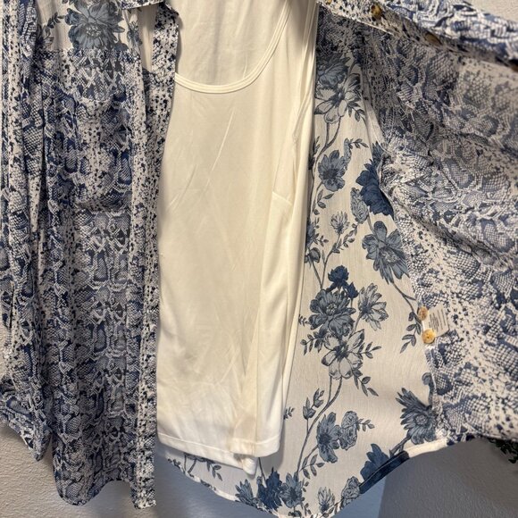 Westport blouse Sz 1X Blue/White Floral Snake Print Button-Up Shirt With Inner T - Picture 5 of 12